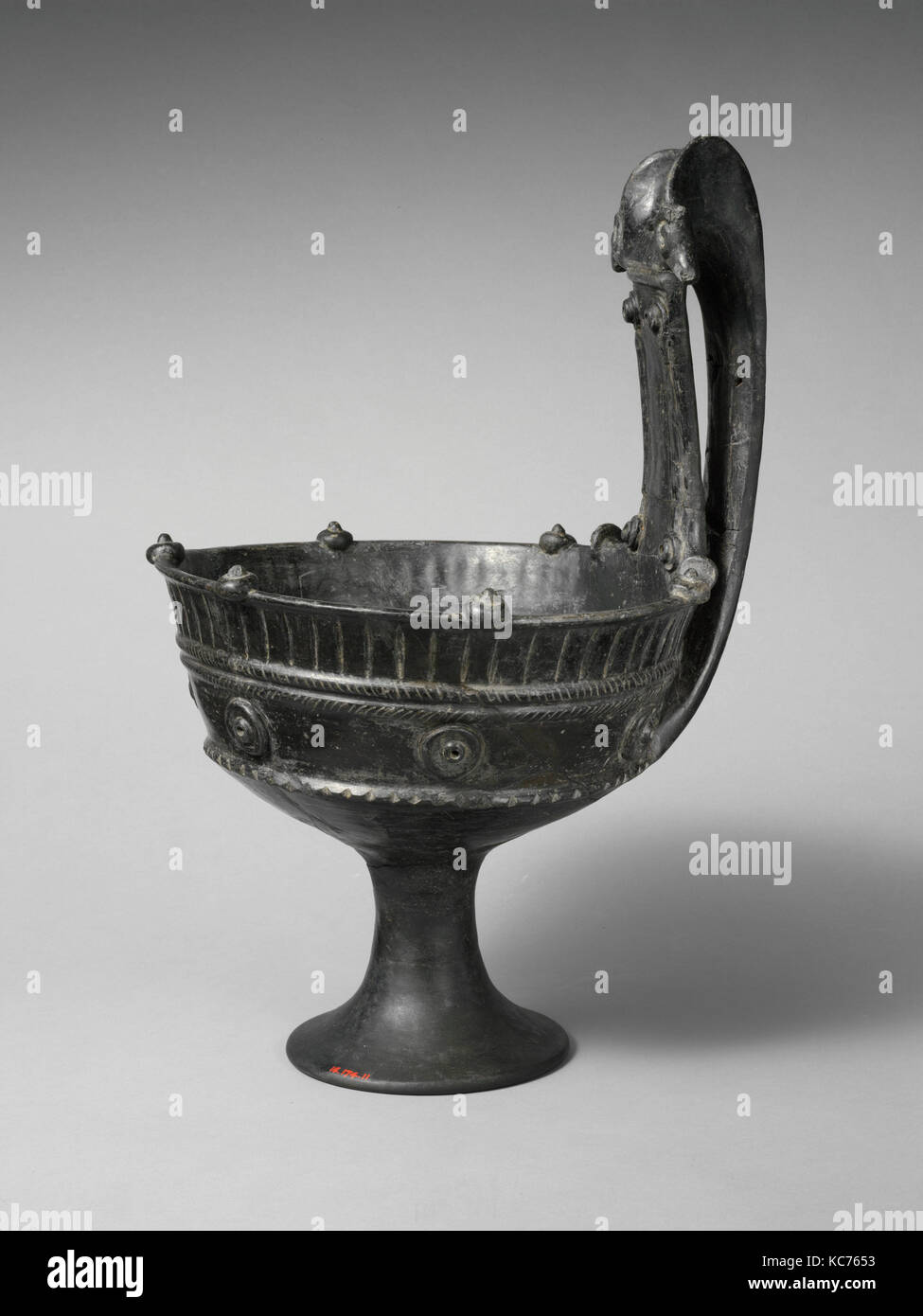 Terracotta stemmed kyathos (single-handled cup), ca. 575–550 B.C Stock Photo