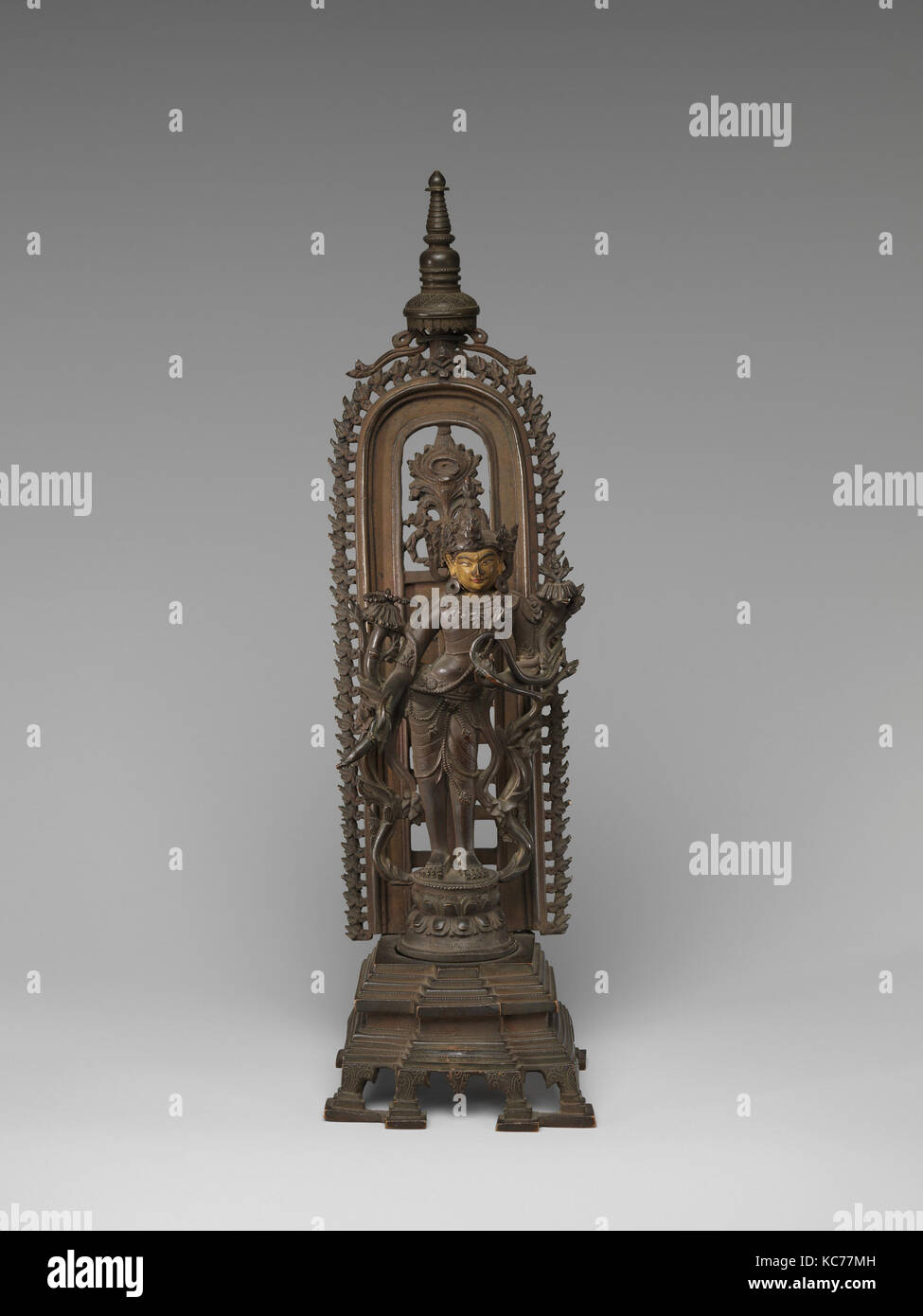 Bodhisattva Avalokiteshvara (Guanyin), Qing dynasty (1644–1911), Qianlong period (1736–95), Tibet, Leaded brass with pigment Stock Photo