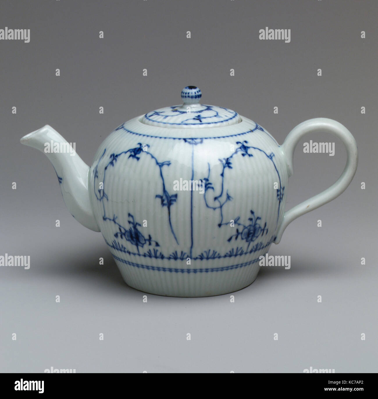 Teapot 18th century hi-res stock photography and images - Alamy