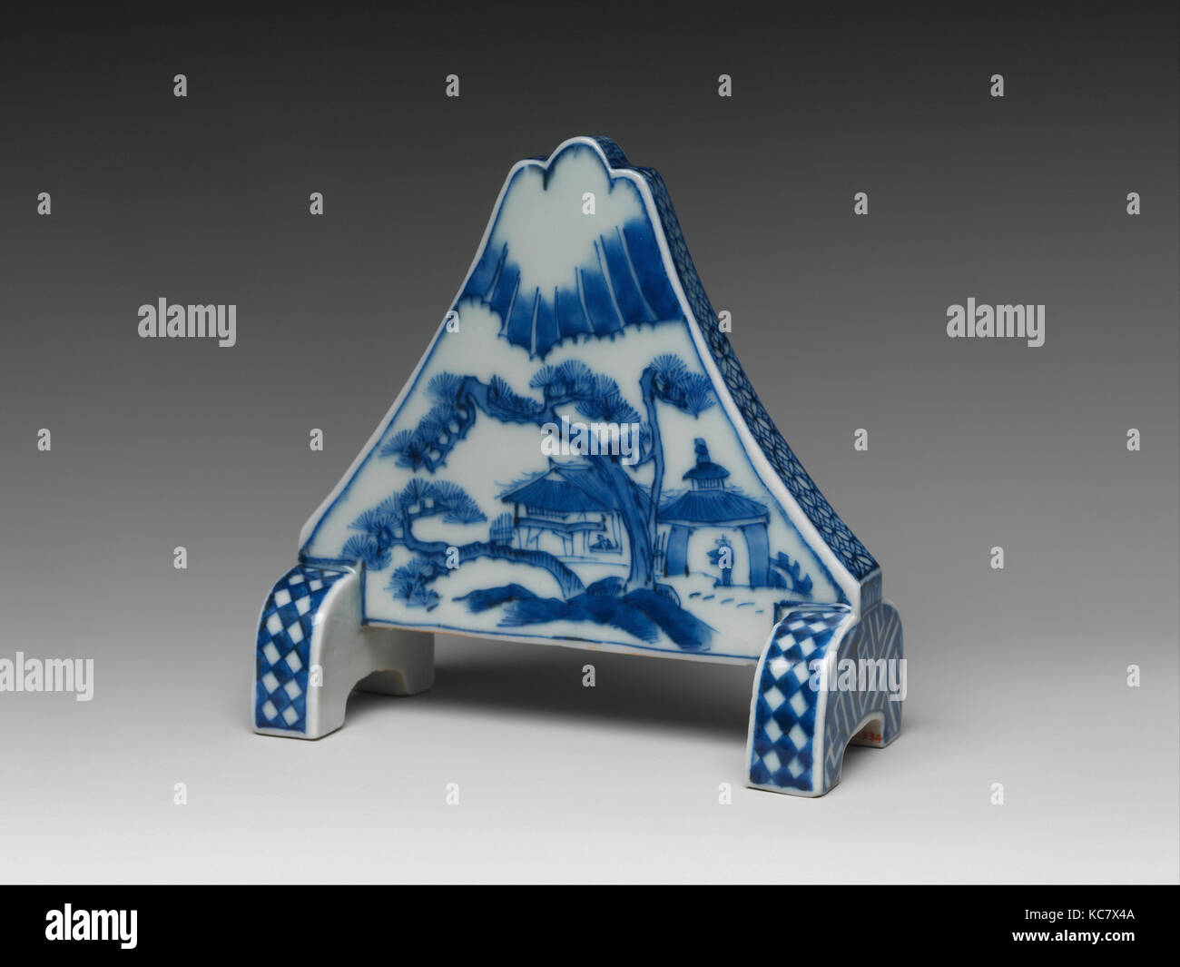 染付富士山形硯屏, “Inkstone-screen” in the Shape of Mount Fuji, mid- 19th century Stock Photo