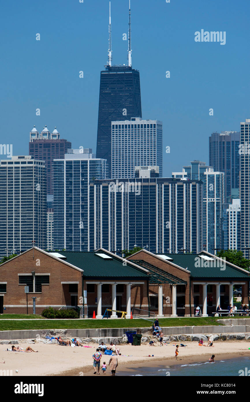 How to get to 12th Street Beach in Chicago by Bus, Chicago 'L' or Train?