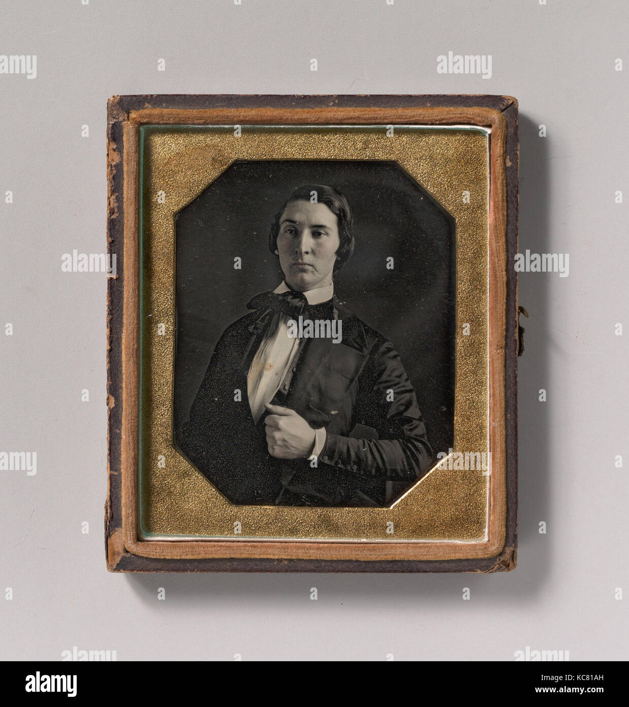 Young Man Holding Jacket Lapel, 1840s, Daguerreotype, Image: 6.7 x 5.5 cm (2 5/8 x 2 3/16 in.), Photographs, Unknown (American Stock Photo