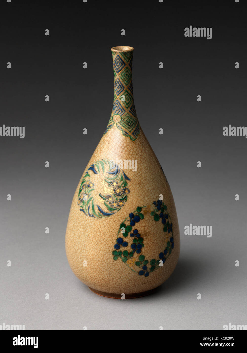 Sake bottle with flower medallions, Edo period (1615–1868