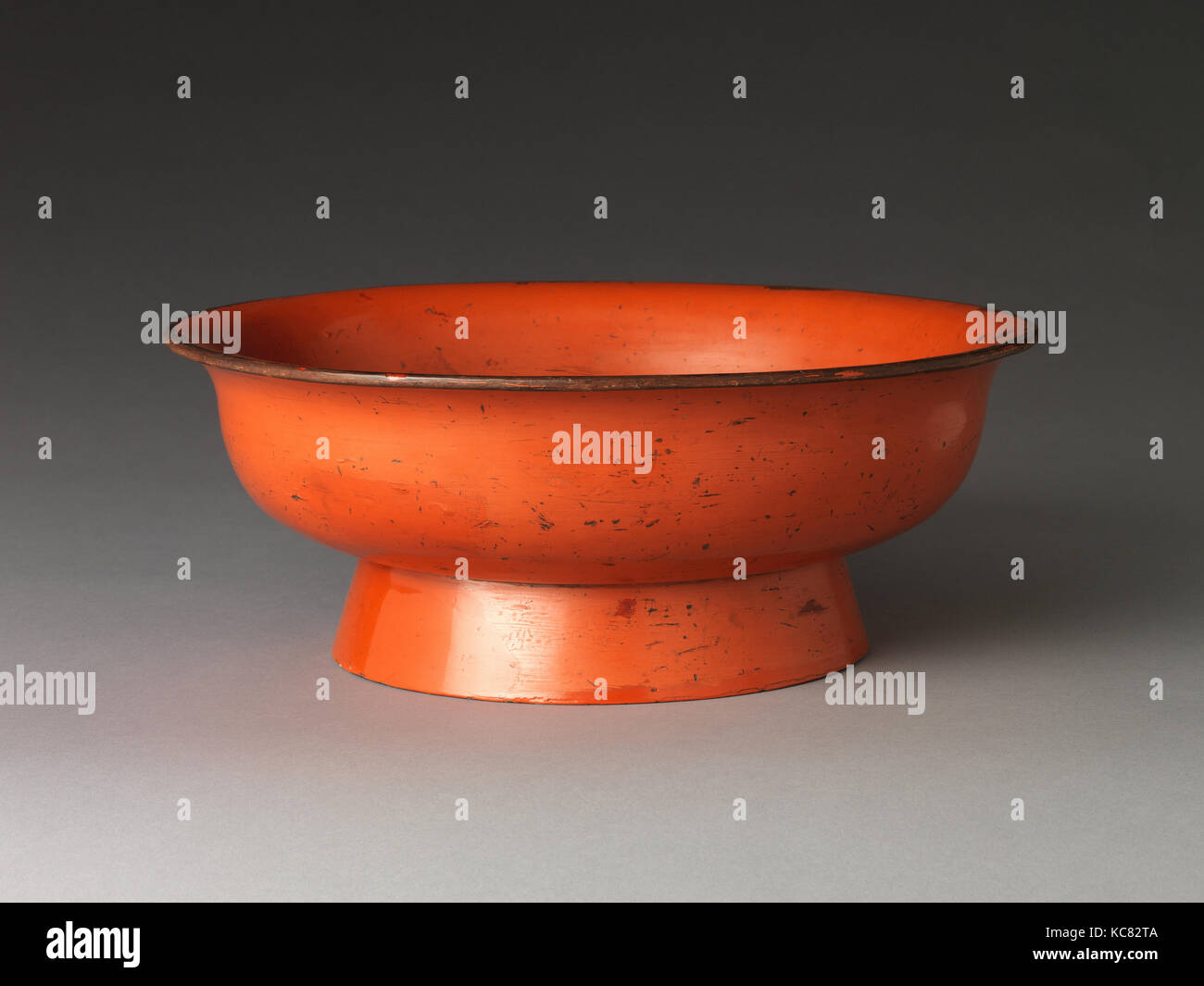 Footed Bowl, Momoyama period (15731615), late 16thearly 17th century