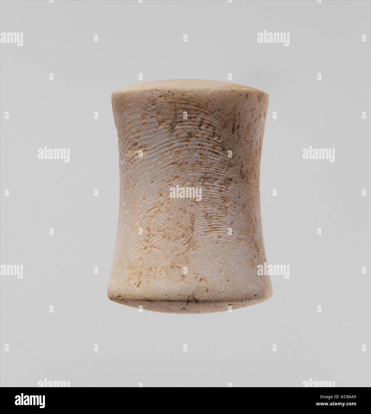 Shell pestle/polisher, Early Cycladic II, ca. 2700–2400 B.C., Cycladic, Spondylus shell (aragonite), 1 7/16 × 1 in. (3.7 × 2.6 Stock Photo