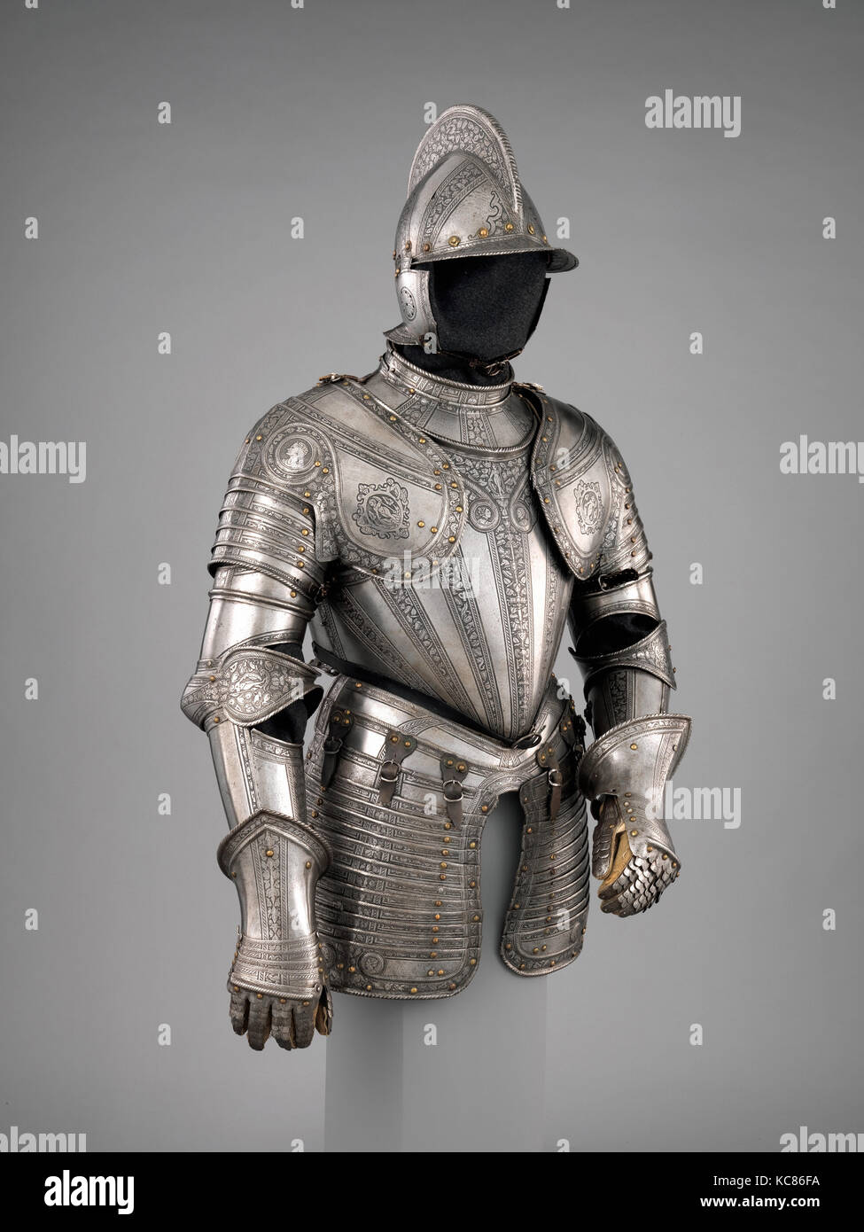 medieval infantry armor