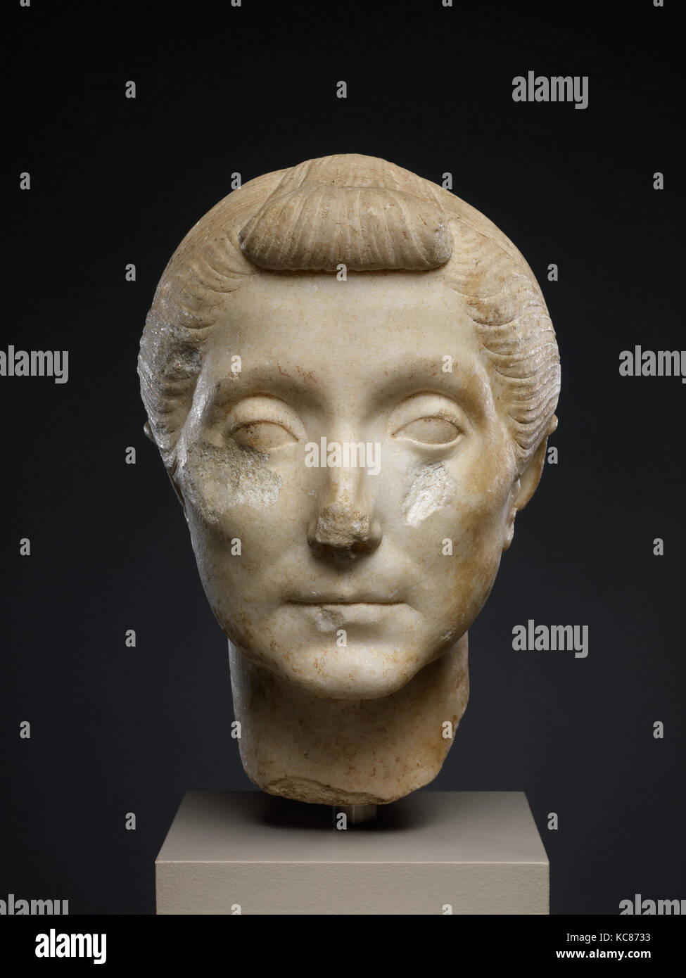 Marble head of an elderly woman, Late Republic or Early Augustan, ca. 40–20 B.C., Roman, Marble, 10 1/4 x 6 1/2 x 7 3/4 in. (26 Stock Photo