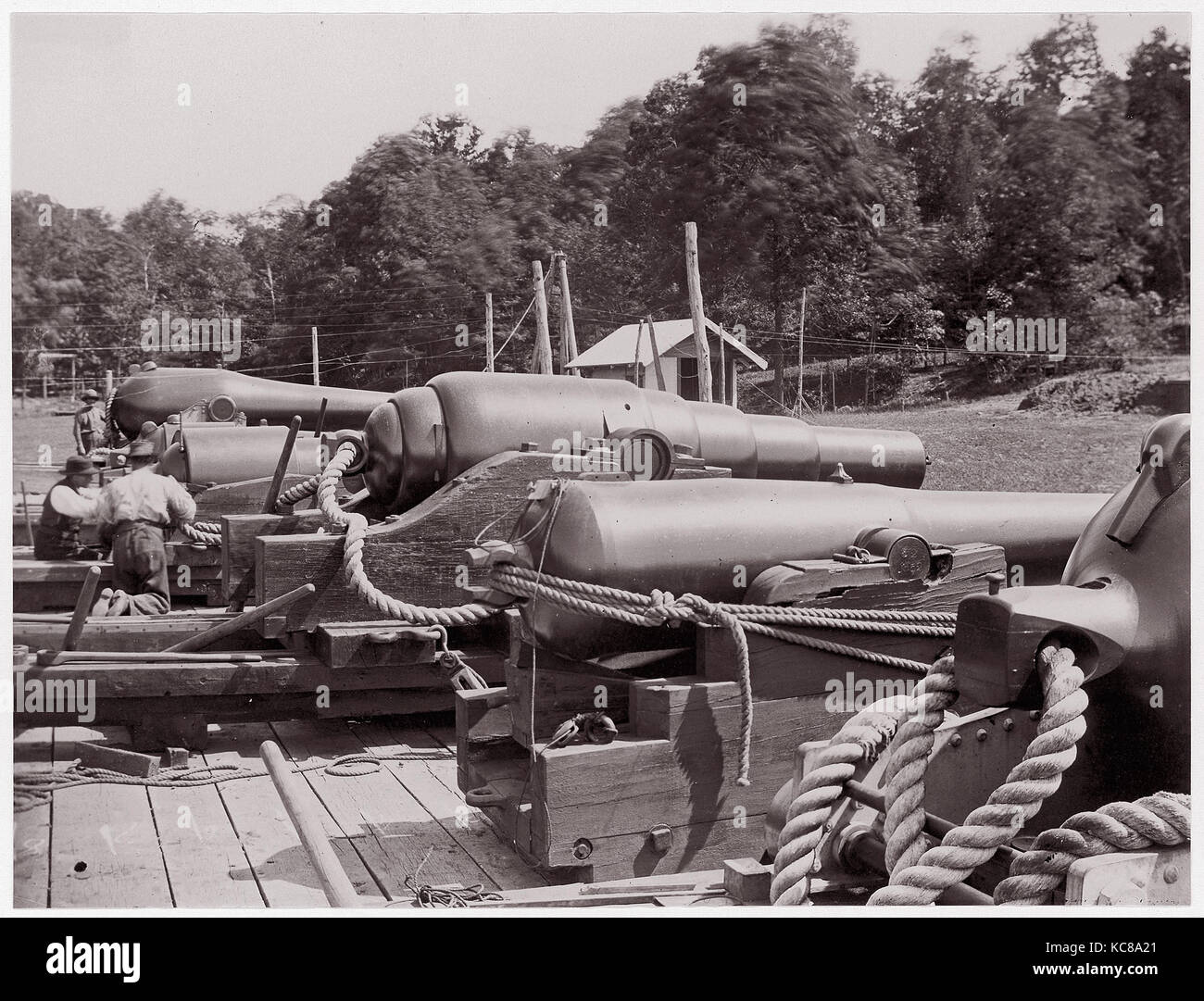 Land Battery of Naval Guns, 186165, Albumen silver print from glass