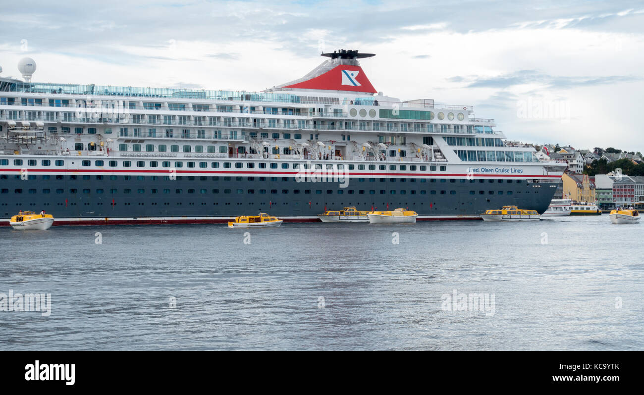 Ship S Lifeboats From The Ms Balmoral Cruise Liner Are Lowered When In Port As Part Of An Emergency Drill Stock Photo Alamy