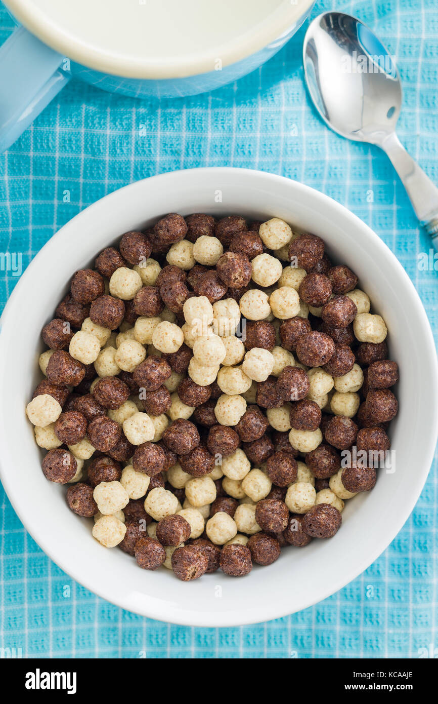 Breakfast cereal balls in bowl Stock Photo Alamy
