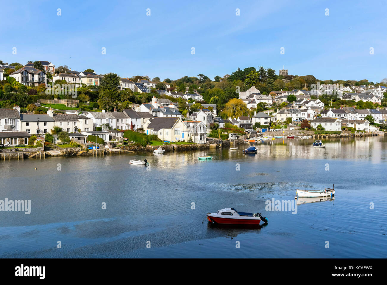 Noss Mayo, Devon, UK. 3rd Oct, 2017. UK Weather. A view of Newton Creek