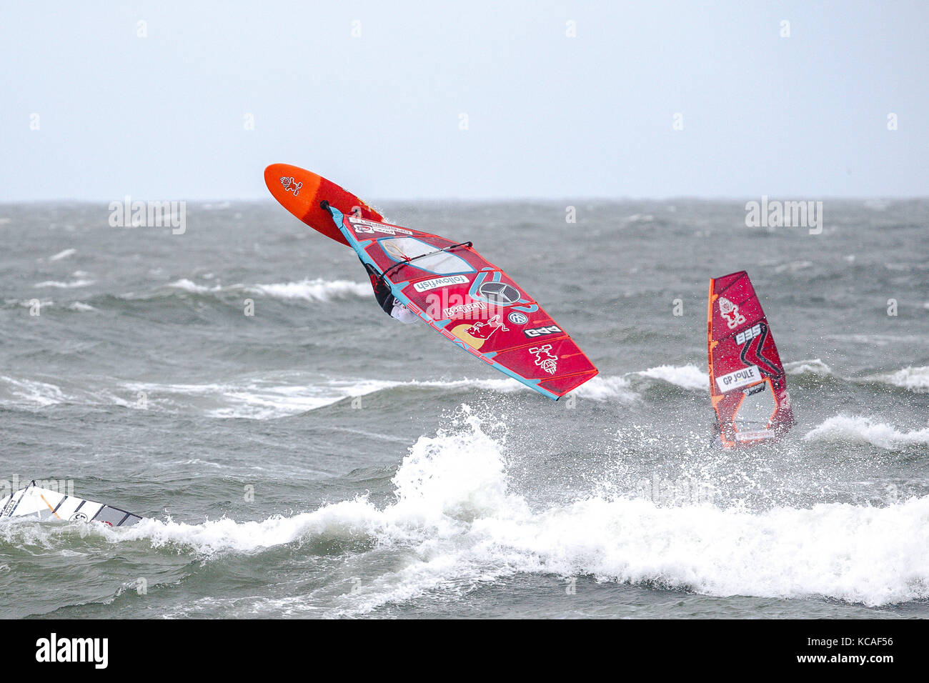 Westerland, Germany. 3rd Oct, 2017. German windsurfer Philip Koester in