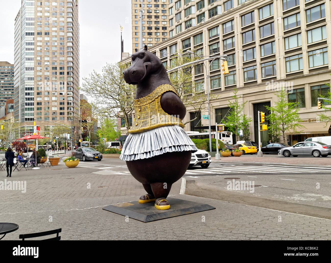 Download Large bronze Hippo ballerina statue at Lincoln Center by ...