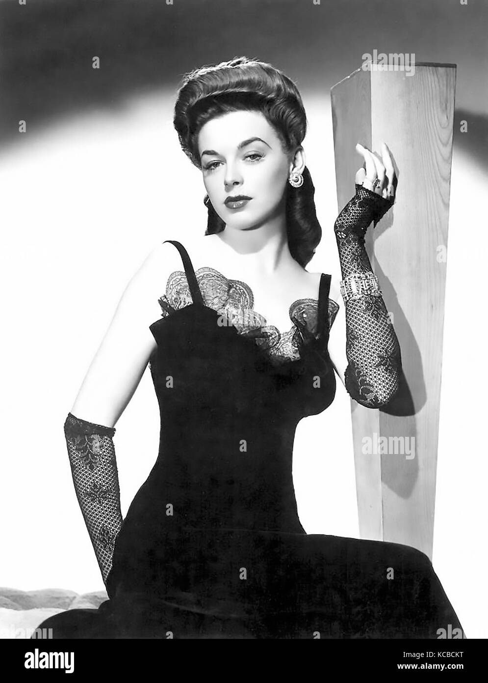 MARGUERITE CHAPMAN (1918-1999) US film actress  about 1944 Stock Photo