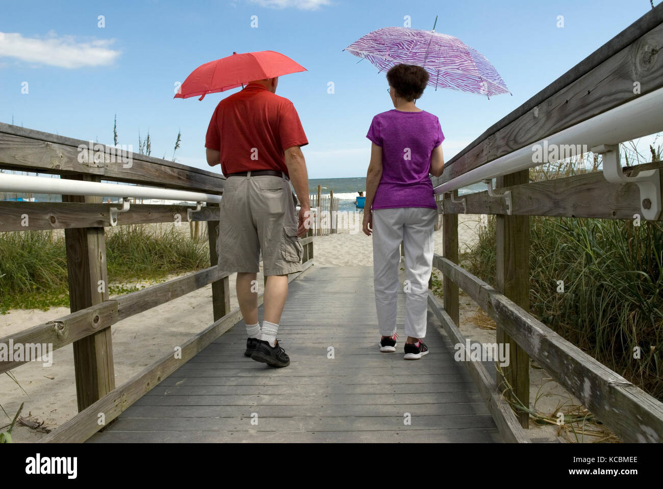 Baby beach shade hires stock photography and images Alamy