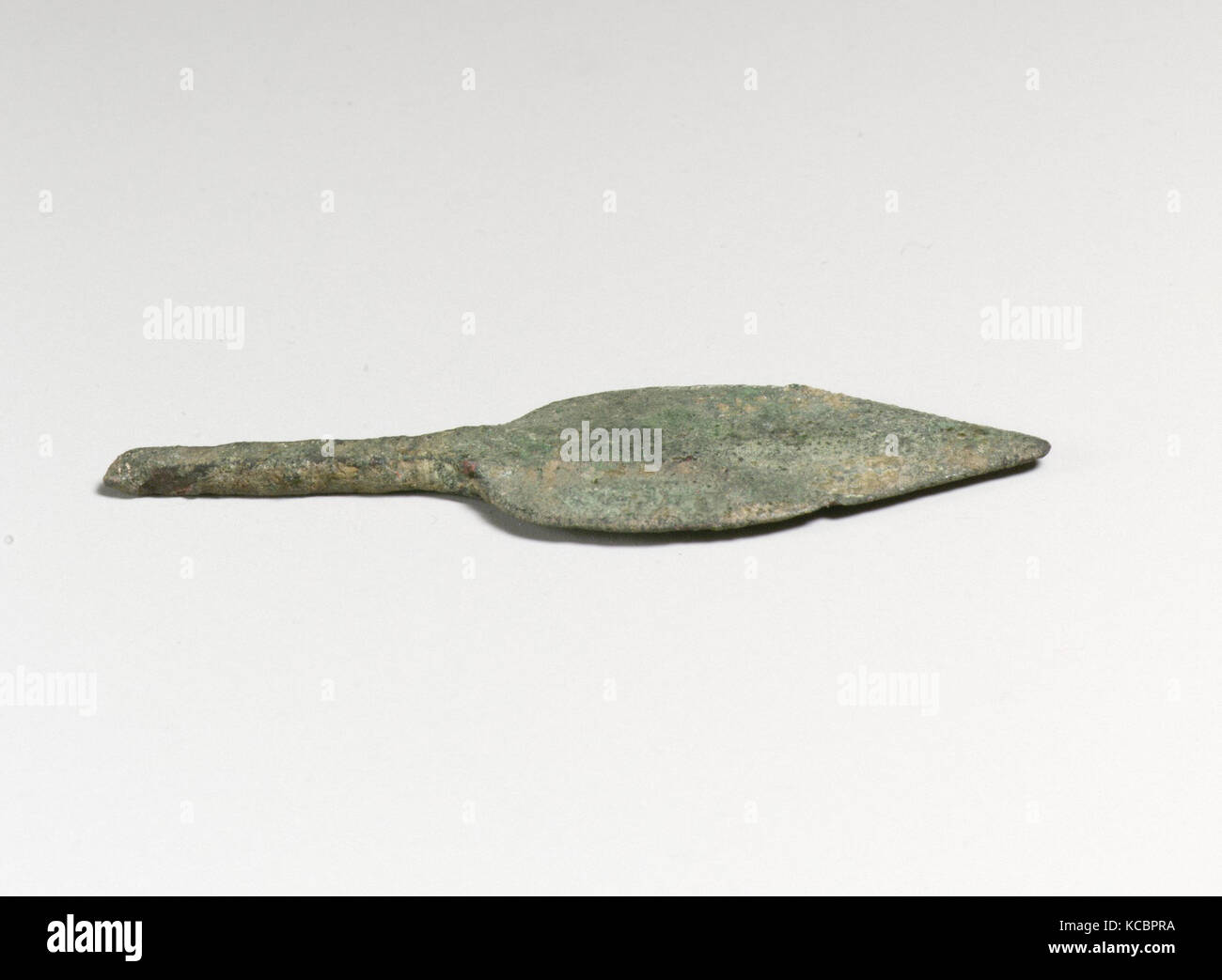 Poleret salt konkurrenter Bronze arrowhead, Late Bronze Age, ca. 1600–1050 B.C., Cypriot, Bronze,  length 2 5/8in. (6.7cm), Bronzes, Flat leaf-shaped blade Stock Photo - Alamy