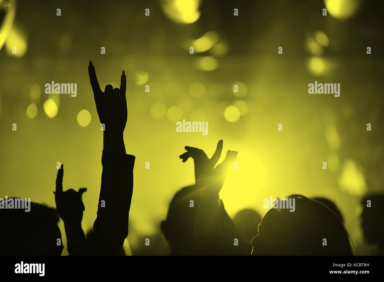 Night club crowd hands hi-res stock photography and images - Alamy