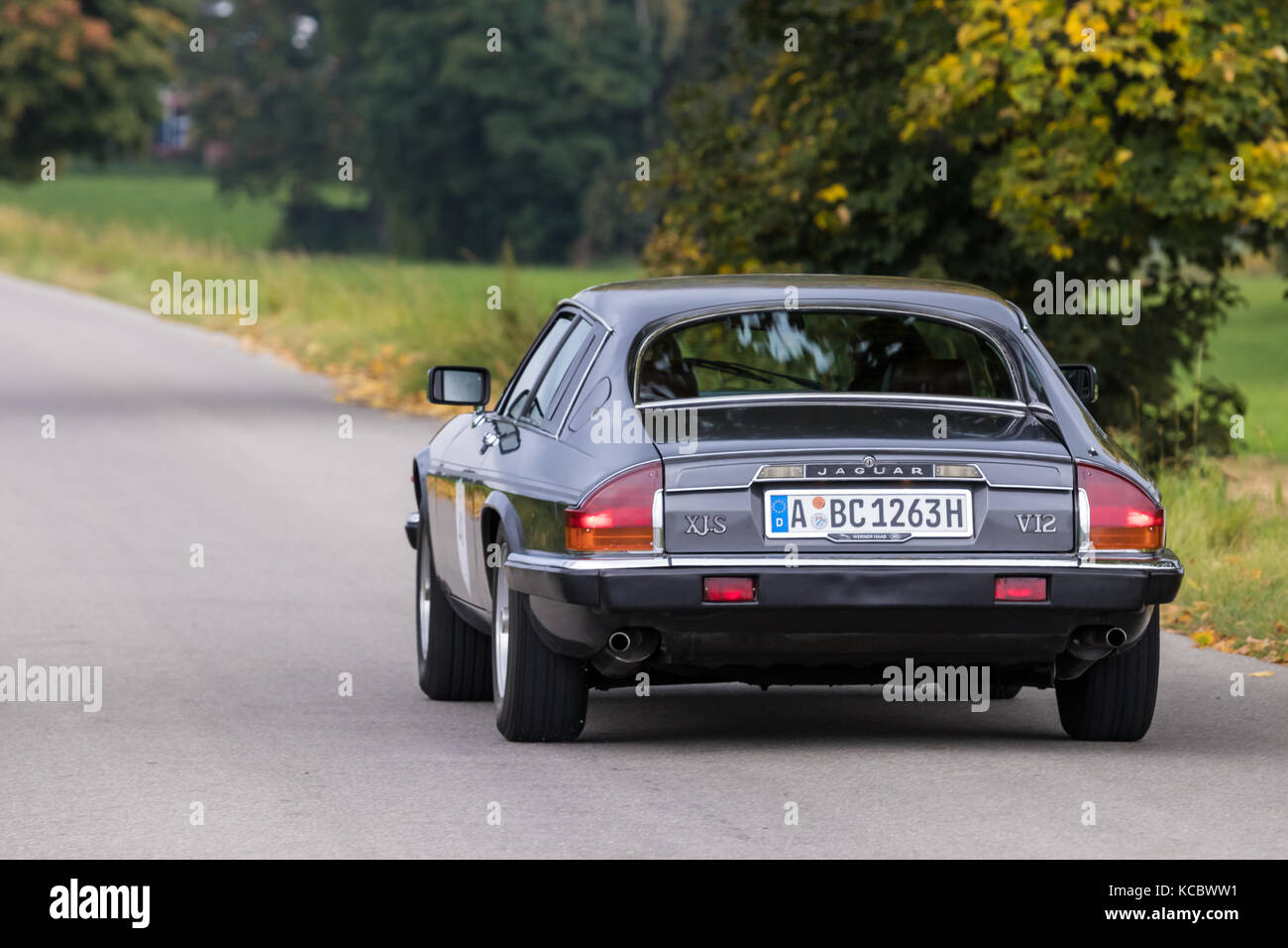 Jaguar xjs hi-res stock photography and images - Alamy