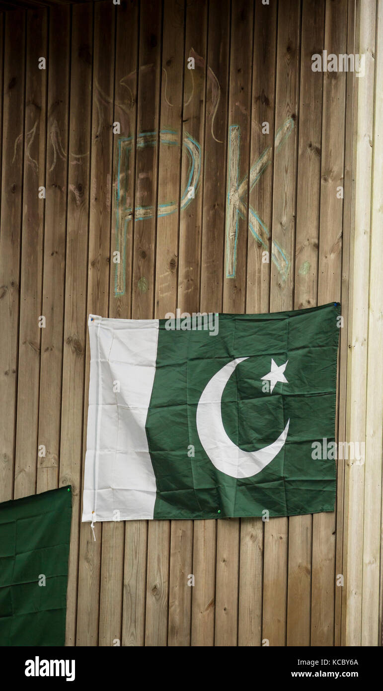 flag of Pakistan on wooden slatted wall Stock Photo - Alamy