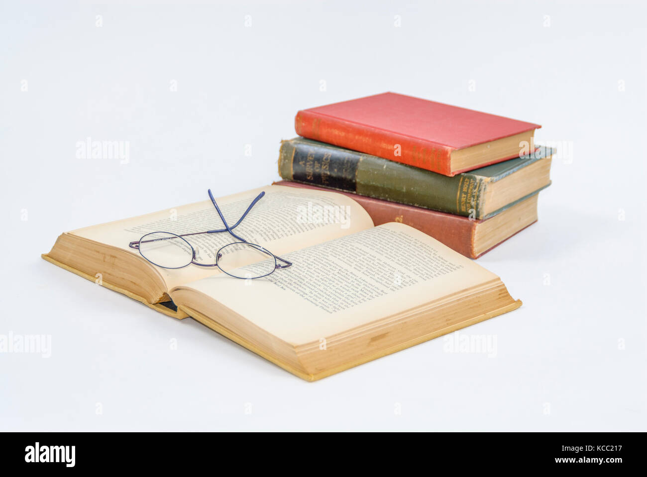 Old books images hi-res stock photography and images - Alamy