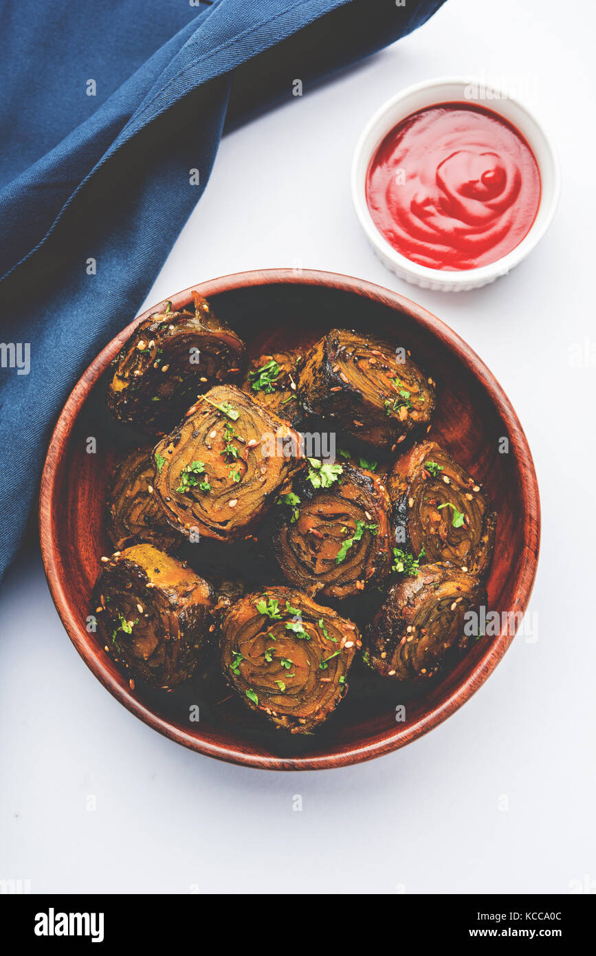 Patra or Paatra or Alu Vadi is a popular maharashtrian and Gujrati