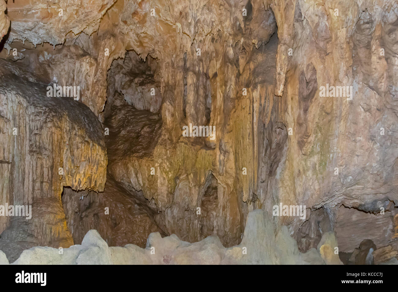 Stalagtites in Yellow Dragon Cave, Zhaangjiajie, Hunan, China Stock Photo