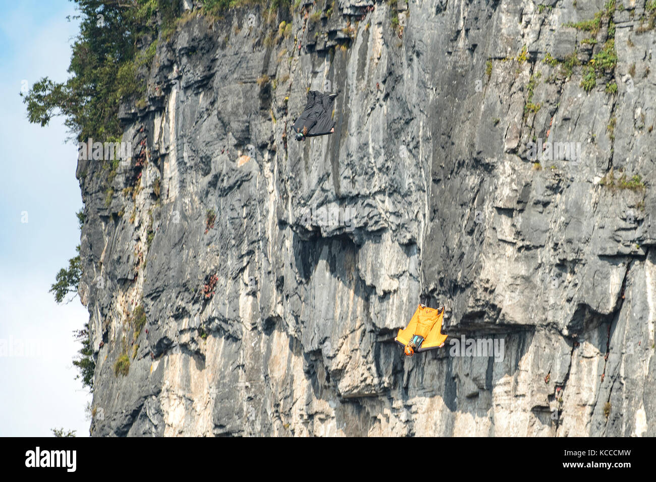 Wingsuit Flyers Diving, Tianmen Mountain, Zhangjiajie, Hunan, China Stock Photo