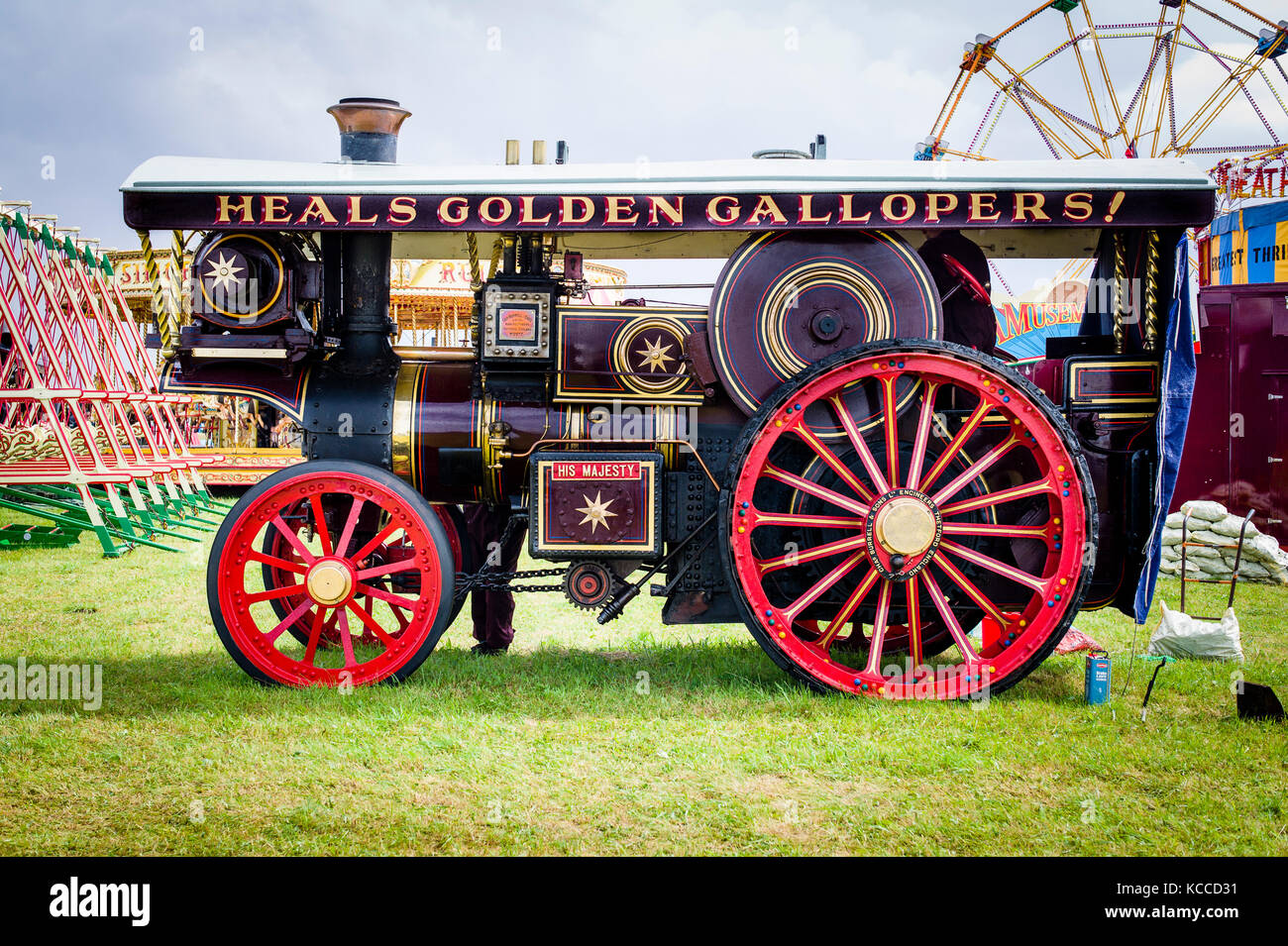 A Burrell showman's steam traction engine 'His Majesty' working at an English show Stock Photo