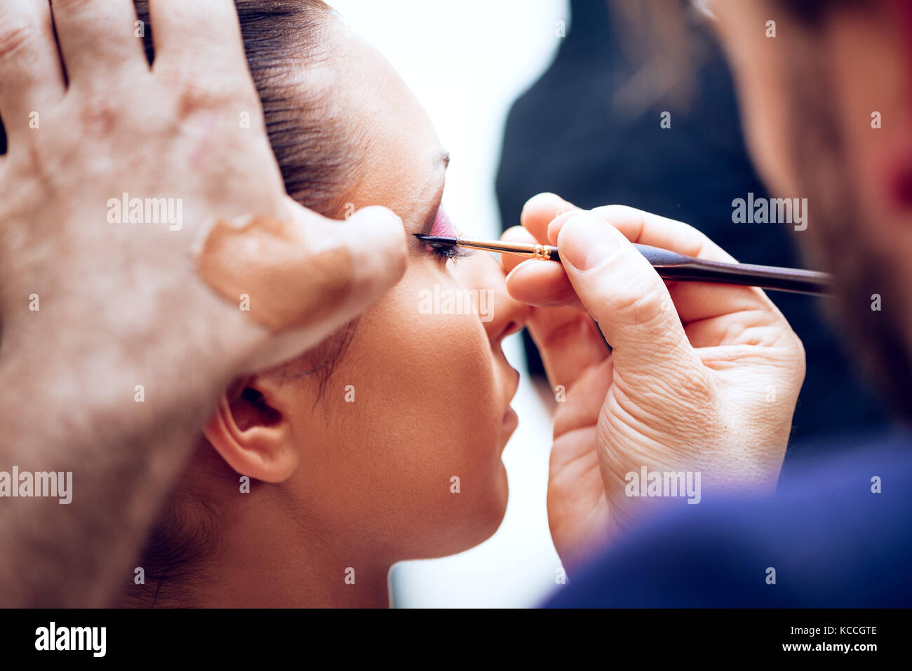 Closed eye eyeliner hi-res stock photography and images - Alamy