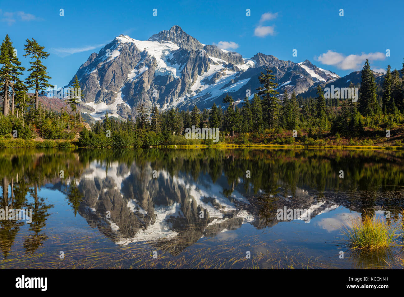 Mount Shuksan reflected in Picture Lake in the North Cascades, Washington, USA. Stock Photo