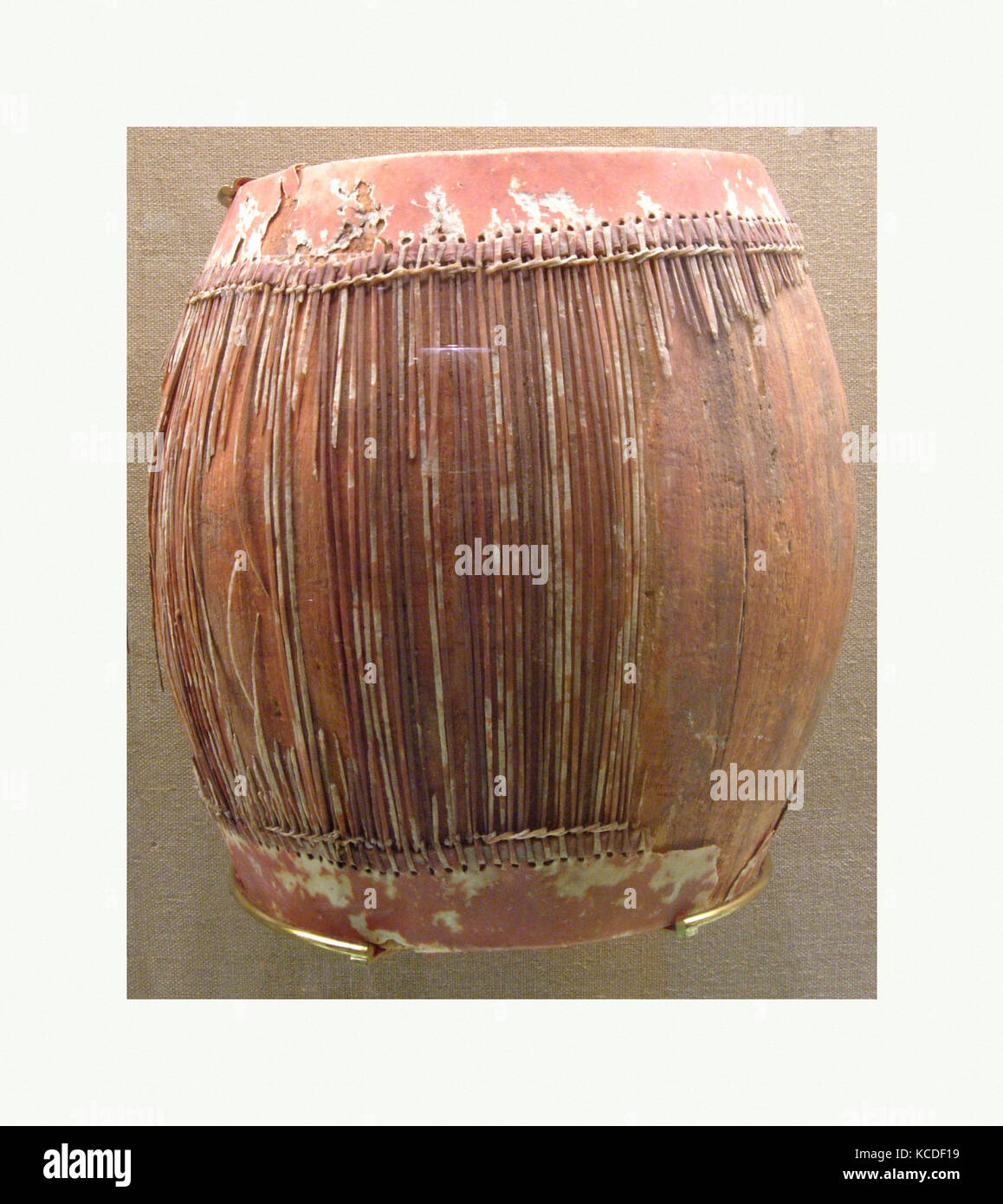 Drum, Late Period, 664–332 B.C., From Egypt, Wood, hide, paint, l. 33 cm (13 in); diam. 34 cm (13 3/8 in); diam. at ends 25 cm Stock Photo