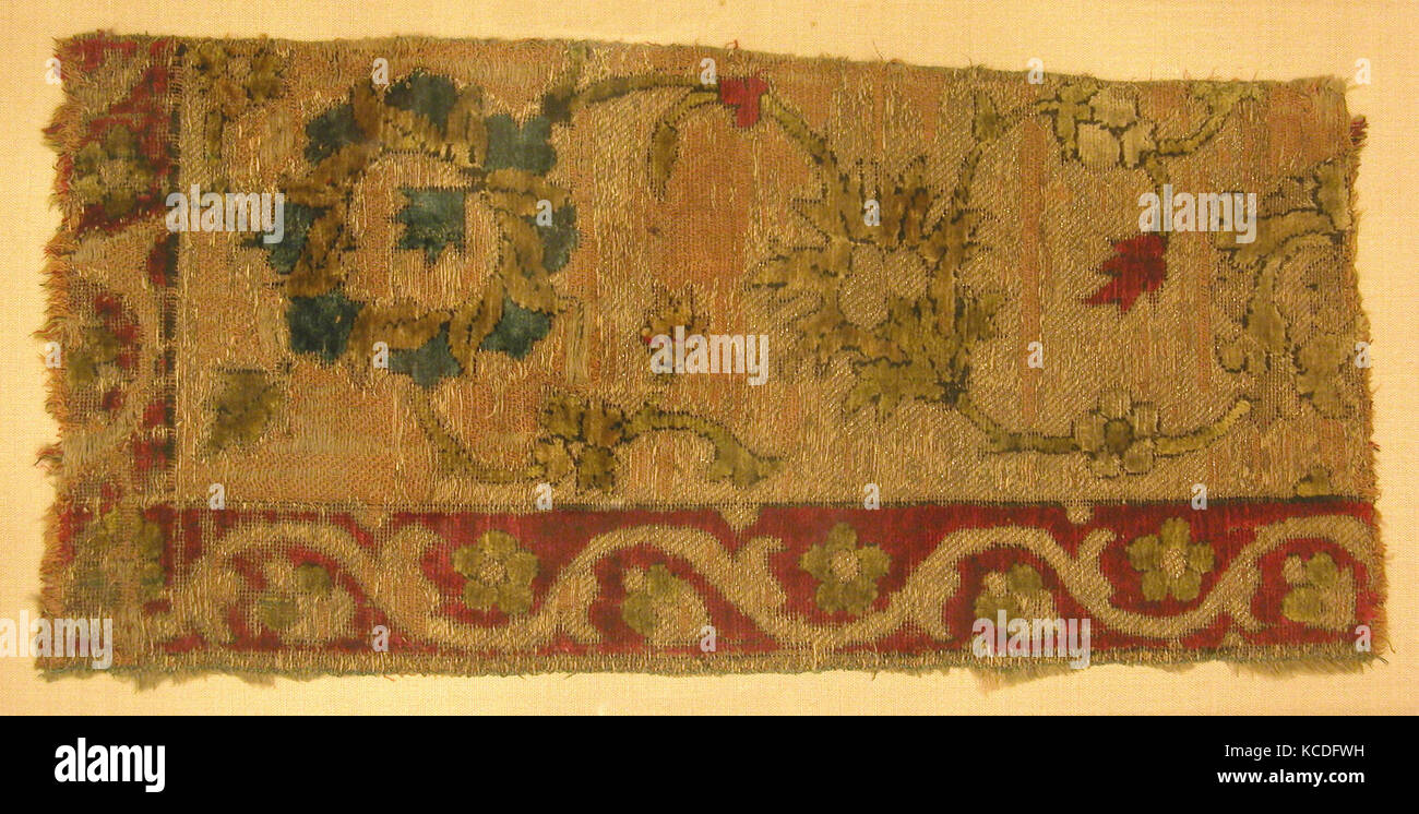 Velvet Fragment with Scrolling Floral Vine Design, 16th century Stock Photo
