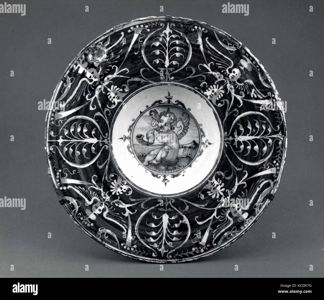 Maiolica: Plate (tondino), ca. 1520, Italian, possibly Cafaggiolo, Maiolica (tin-glazed earthenware), Diameter: 10 1/4 in. (26.1 Stock Photo