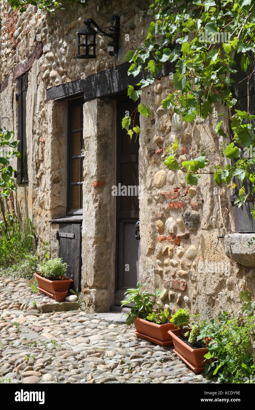 Old house in the Medieval village of Perouges Stock Photo - Alamy
