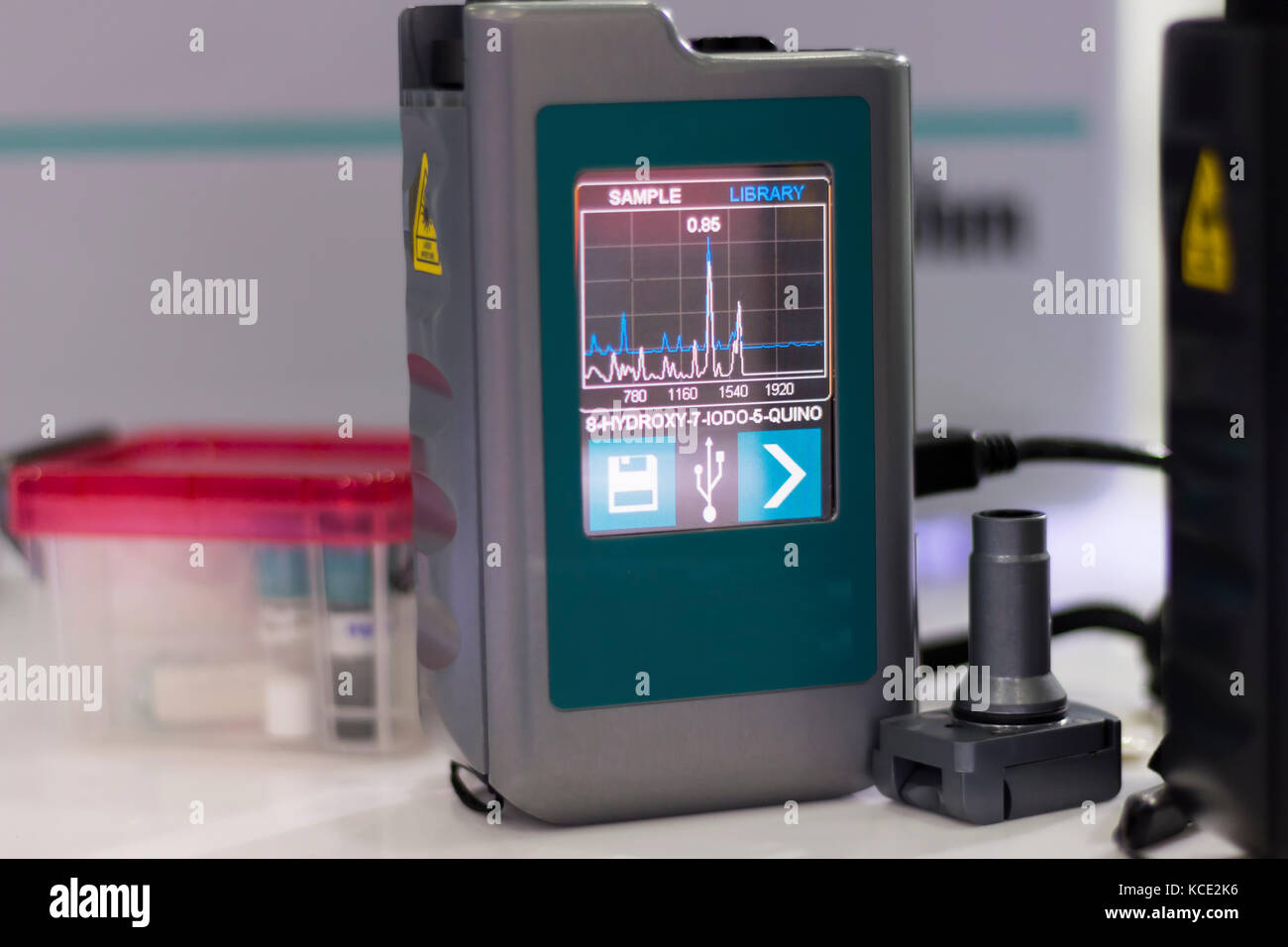 handleheld spectrometer for chemical analysis ; selective focus Stock