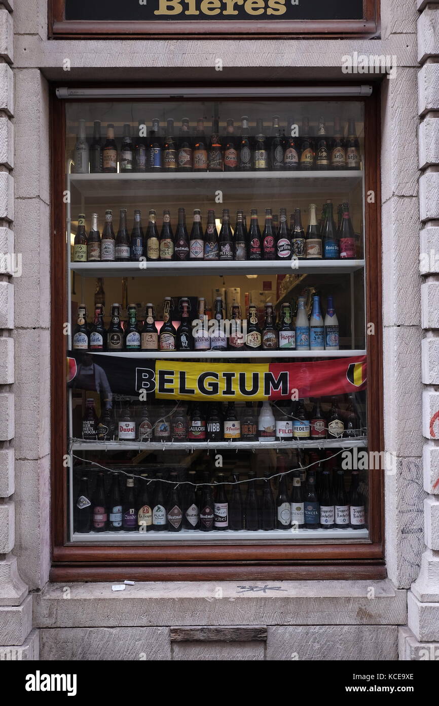 beer in the shop window - Belgium, Brussels - Autumn 2017 Stock Photo