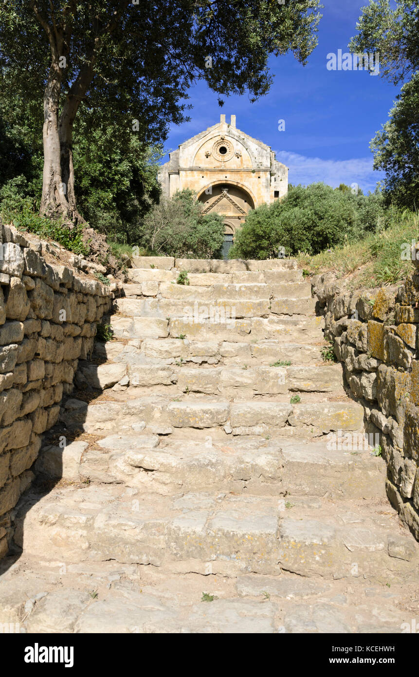 Chapelle Saint-Gabriel, Alpilles, Provence, France Stock Photo