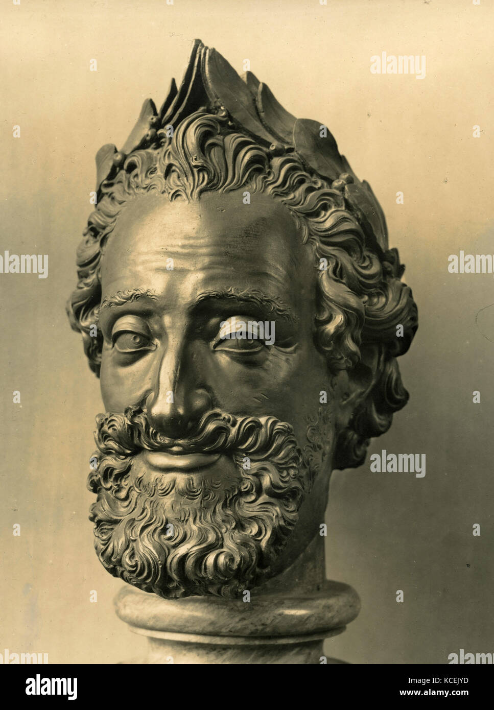 Bronze head statue of Henry IV King of France Stock Photo Alamy