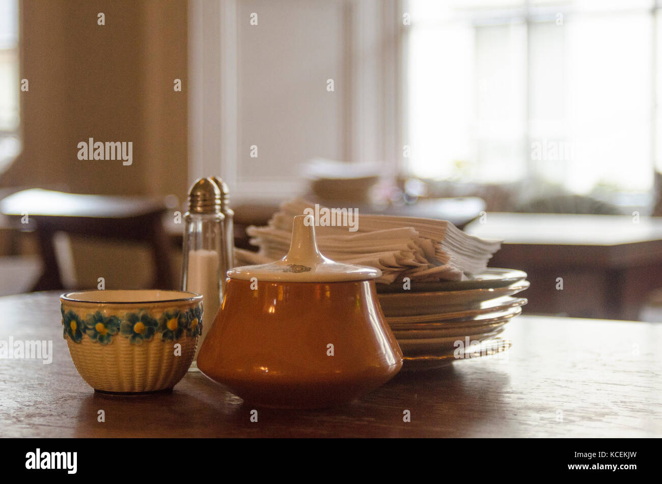 Plates, cups and china, Dollys Tea Room Falmouth Stock Photo Alamy