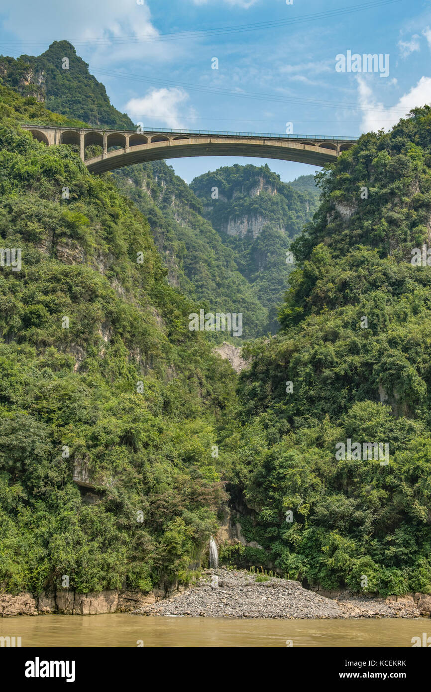 View in Xiling Gorge, Yangtze River, Hubei, China Stock Photo