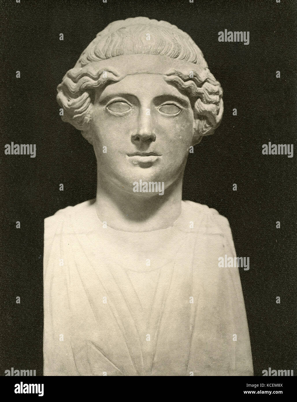 Cleopatra head statue hi-res stock photography and images - Alamy