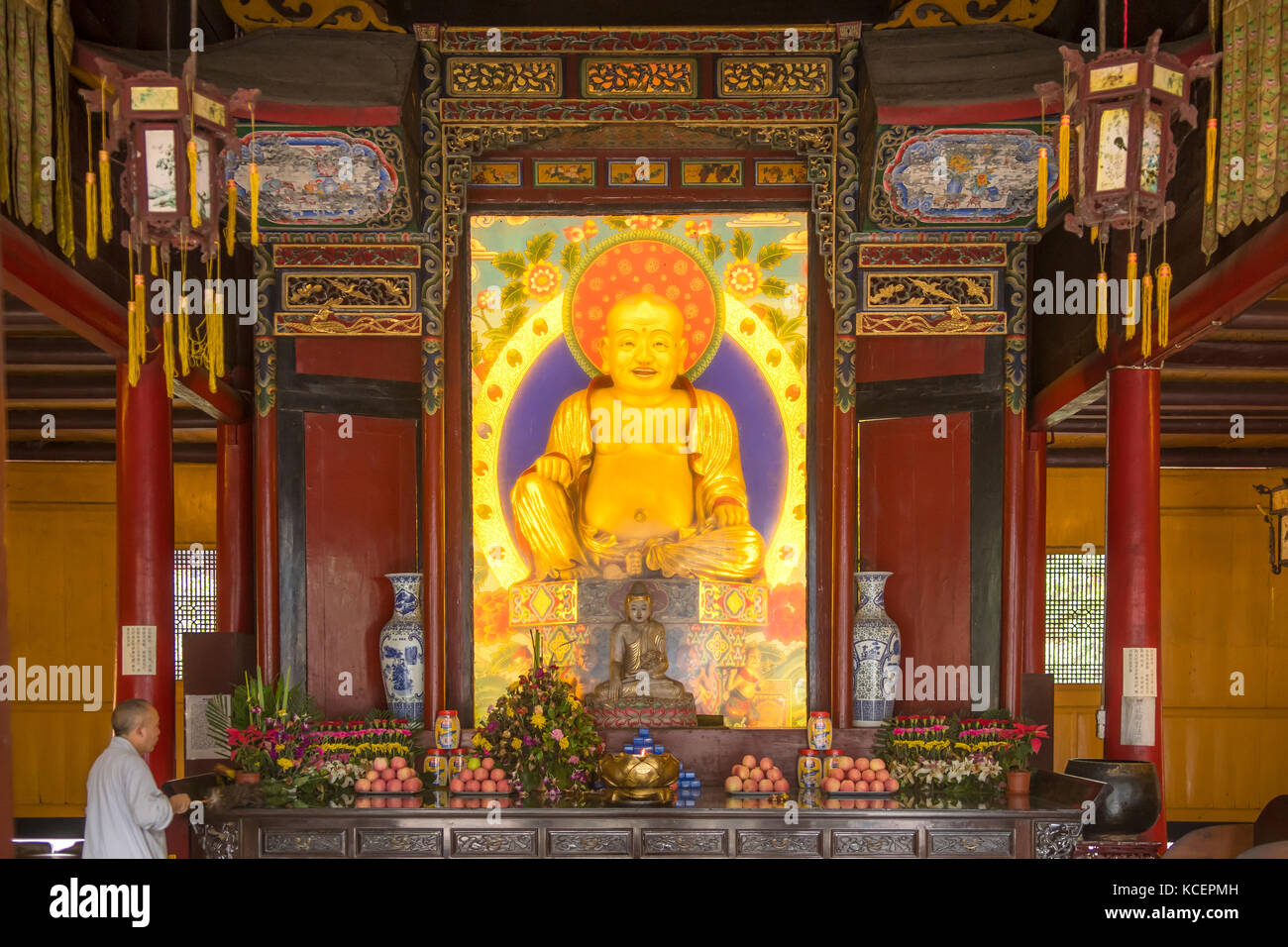 Golden Buddha in Baoguo Temple, Mt Emei, Sichuan, China Stock Photo