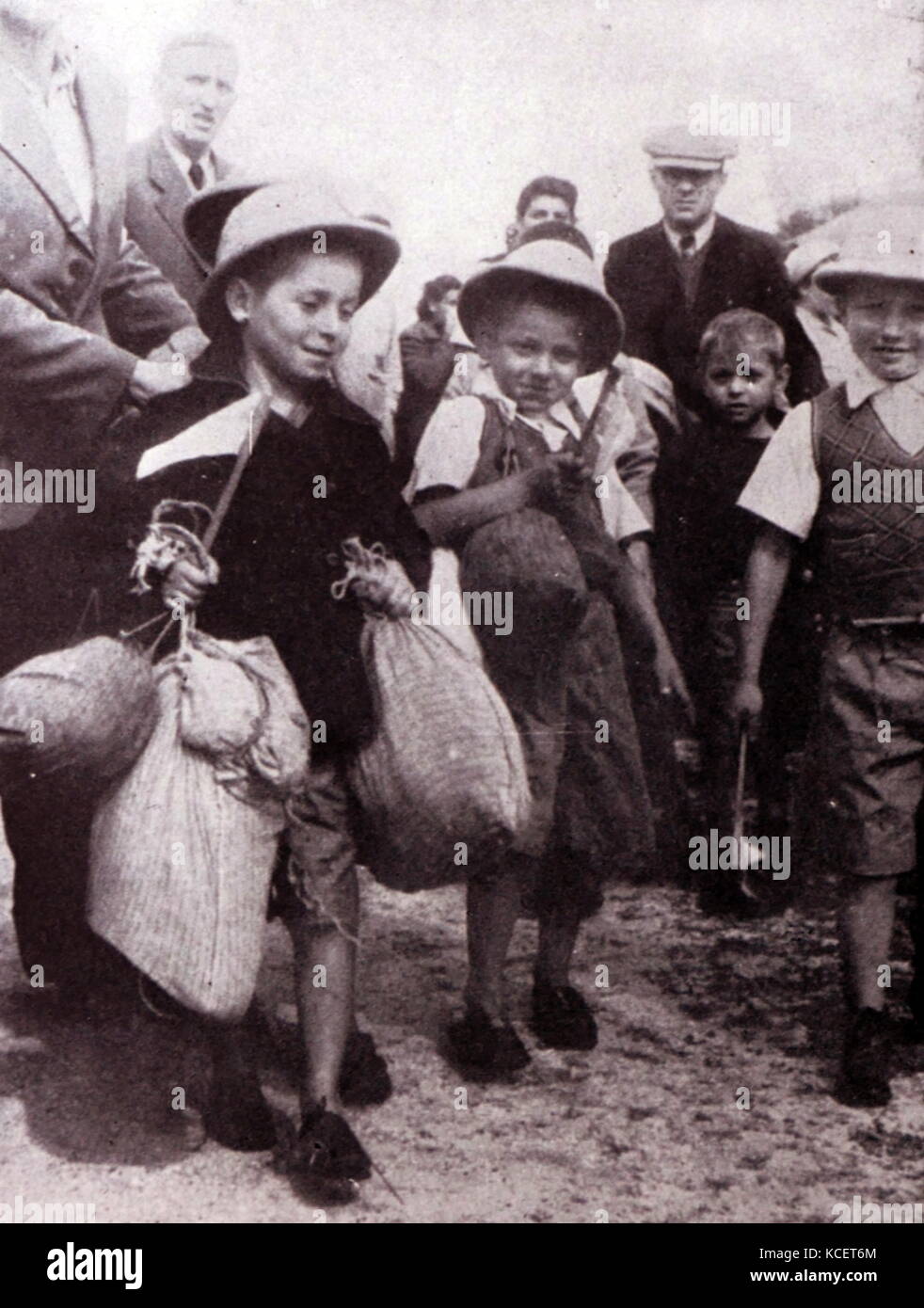 Young child immigrants to Israel (Palestine) 1930's Stock Photo