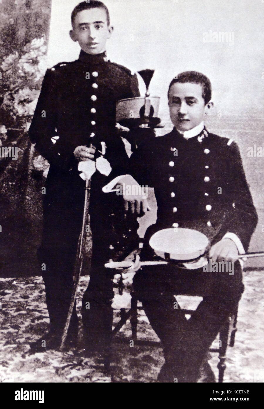 Francisco Franco left And His Brother Nicolas Franco 1891 1977 francisco-franco-left-and-his-brother-nicolas-franco-1891-1977