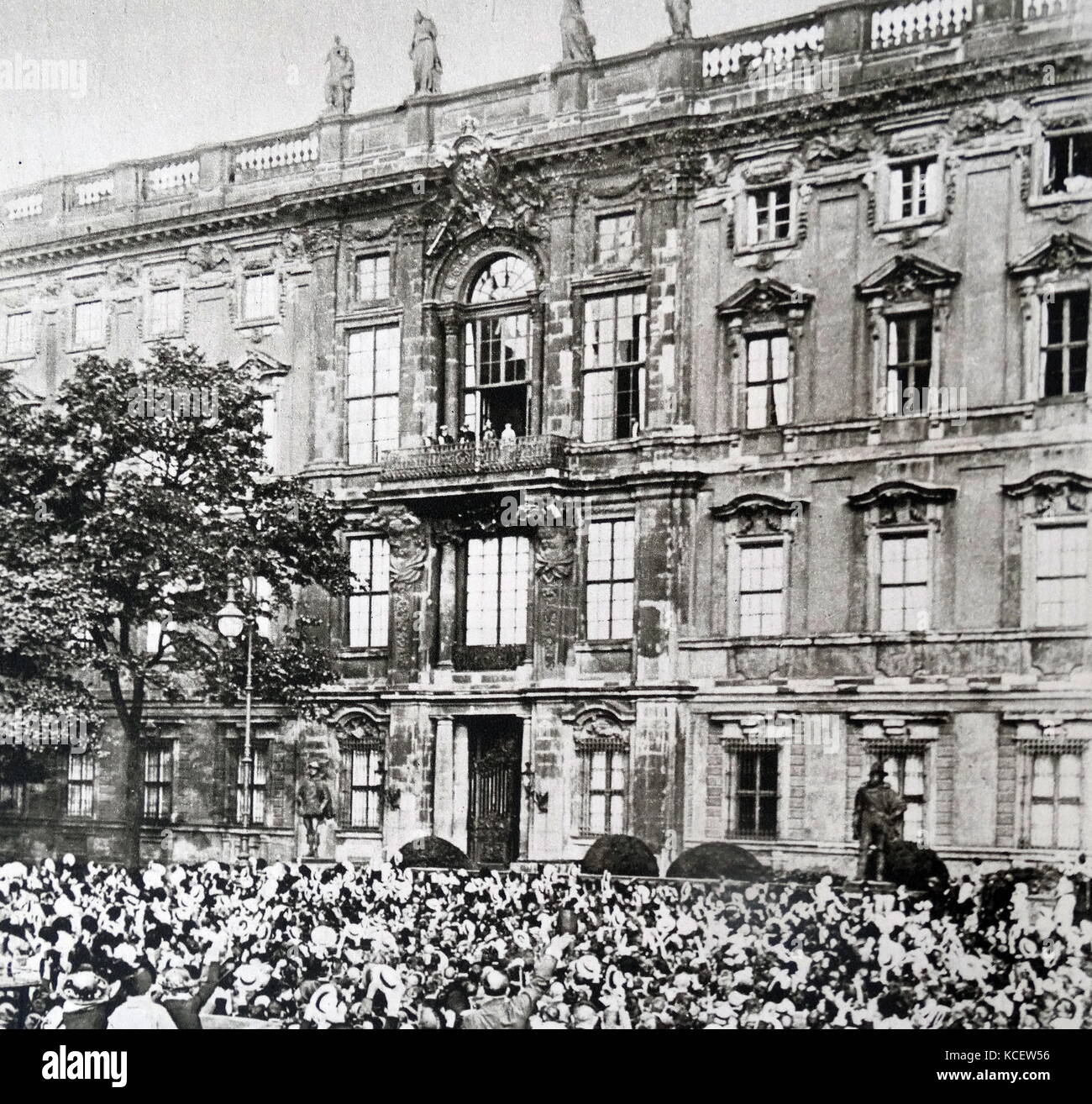Kaiser Wilhelm announces the outbreak of war from his palace in Berlin, 31 July 1914 Stock Photo