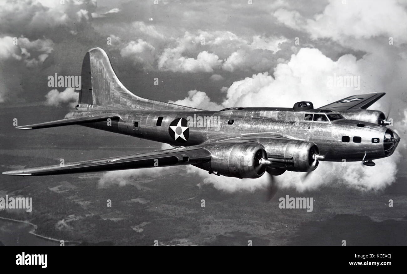 Photograph of a Boeing B-17 Flying Fortress used by the United States Air Force during the Second World War. Dated 20th Century Stock Photo