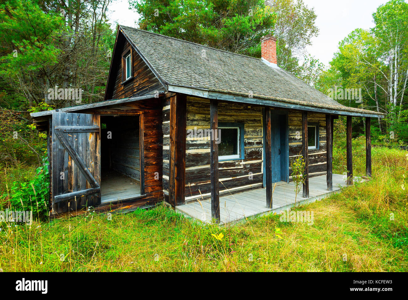 Algonquin Provincial Park Ontario Canada Small Log Cabin In