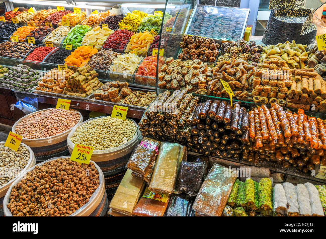 Mısır Çarşısı, Egyptian Bazaar, Istanbul, Turkey Stock Photo