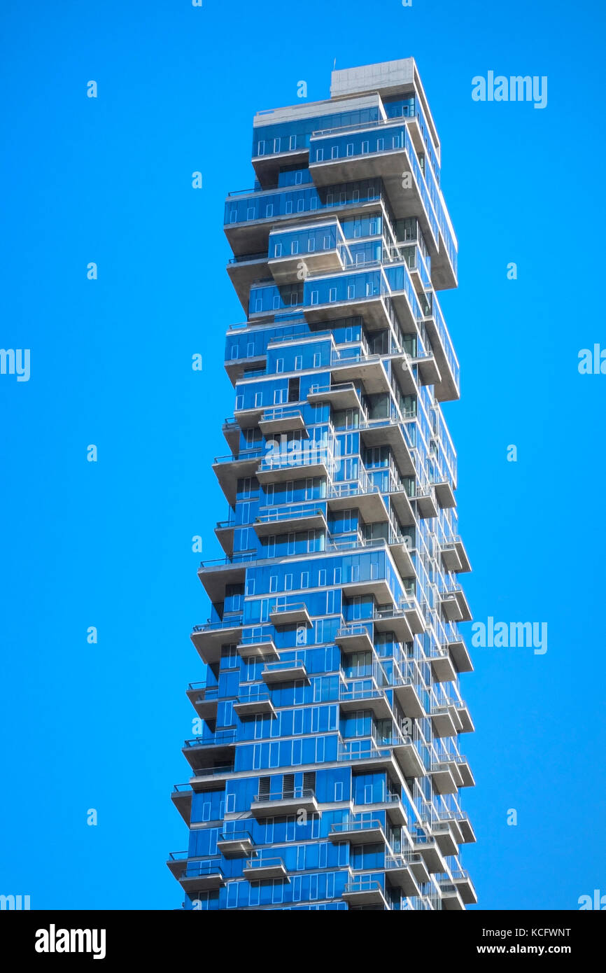 56 Leonard, a modern high rise of luxury condos in TriBeCa in Lower ...