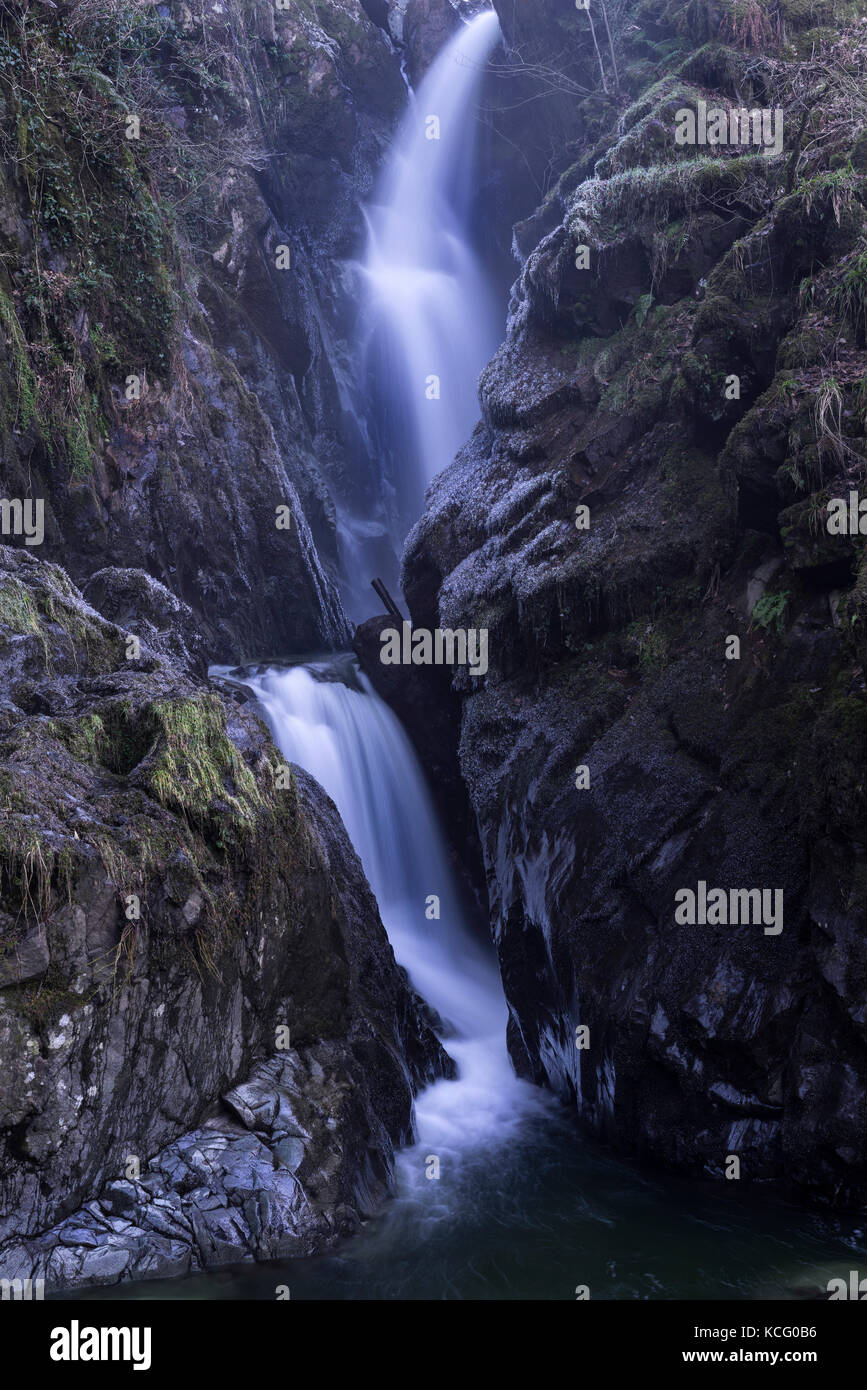 aira-force-waterfall-in-winter-near-ullswater-lake-district-cumbria